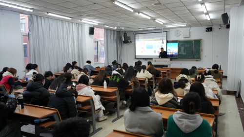 助力SEO行业发展领军人物何亚涛进高校讲座发掘新生力量